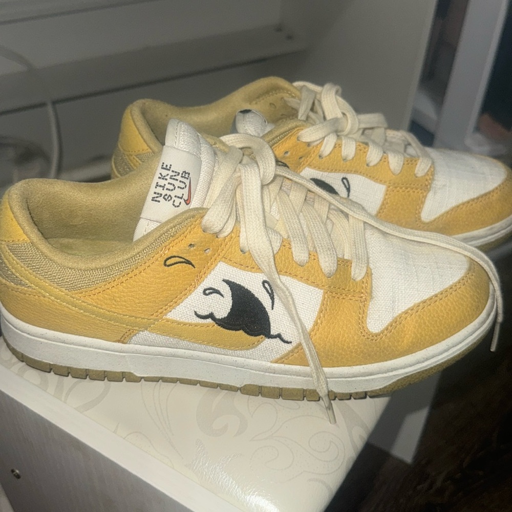 Nike dunk lows, yellow and tan 6.5